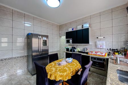 Casa à venda com 210m², 5 quartos e 5 vagasCozinha (Casa 2)