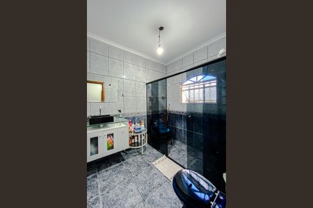 Casa à venda com 210m², 5 quartos e 5 vagasBanheiro da Suíte 1