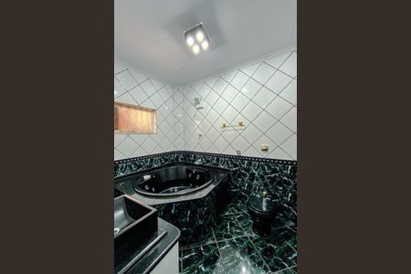 Casa à venda com 210m², 5 quartos e 5 vagasBanheiro da Suíte (Casa 2)