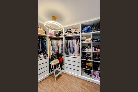 Casa à venda com 210m², 5 quartos e 5 vagasSuíte 2 (Casa 2)