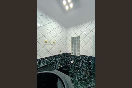 Casa à venda com 210m², 5 quartos e 5 vagasBanheiro da Suíte (Casa 2)