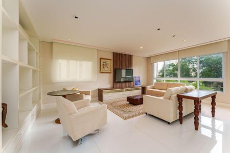 Apartamento para alugar com 4 quartos, 184m² em Vila Suzana, São Paulo