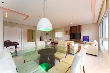 Apartamento para alugar com 4 quartos, 184m² em Vila Suzana, São Paulo