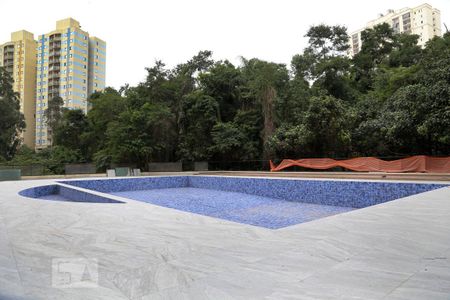 Apartamento à venda com 117m², 4 quartos e 1 vagaÁrea comum - Piscina