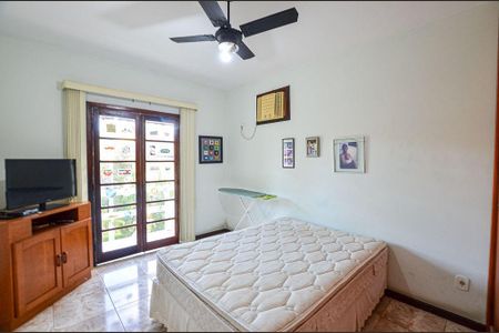 Casa à venda com 4 quartos, 206m² em Piratininga, Niterói