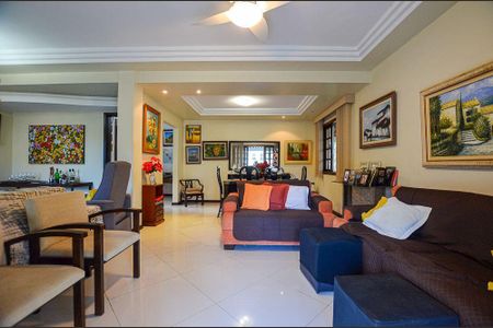 Casa à venda com 4 quartos, 206m² em Piratininga, Niterói