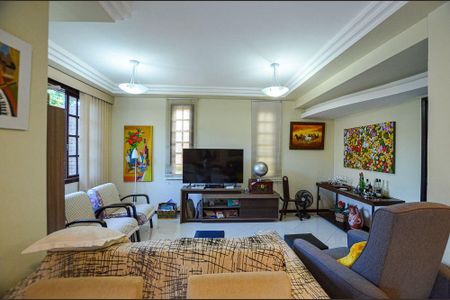 Casa à venda com 4 quartos, 206m² em Piratininga, Niterói