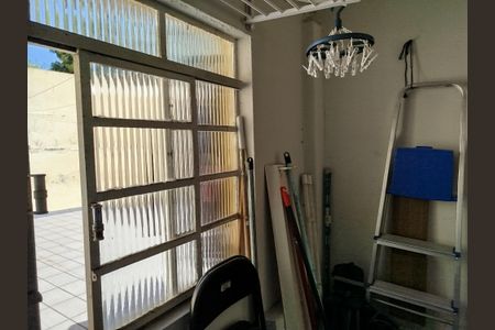 Casa à venda com 180m², 2 quartos e 1 vagaÁrea de serviço