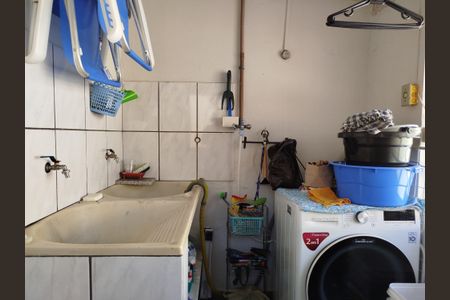 Casa à venda com 180m², 2 quartos e 1 vagaÁrea de serviço