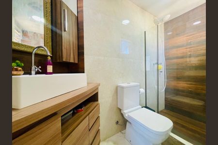 Apartamento à venda com 105m², 3 quartos e 1 vagaBanheiro da Suíte