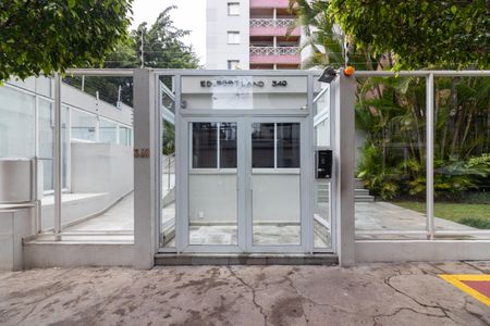 Apartamento à venda com 67m², 3 quartos e 2 vagasFachada e portaria