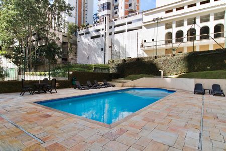 Apartamento à venda com 74m², 2 quartos e 2 vagasÁrea comum - Piscina
