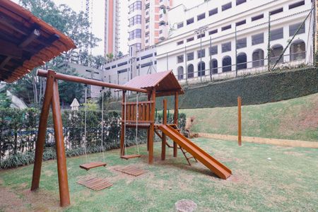 Apartamento à venda com 74m², 2 quartos e 2 vagasÁrea comum - Playground