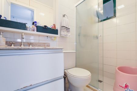 Apartamento à venda com 74m², 2 quartos e 2 vagasBanheiro da Suíte