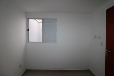 Quarto 1 de apartamento para alugar com 1 quarto, 23m² em Vila Nivi, São Paulo