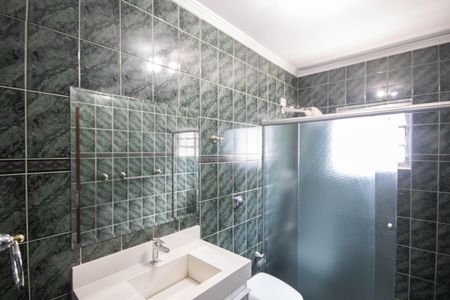 Casa à venda com 190m², 2 quartos e 2 vagasBanheiro 1