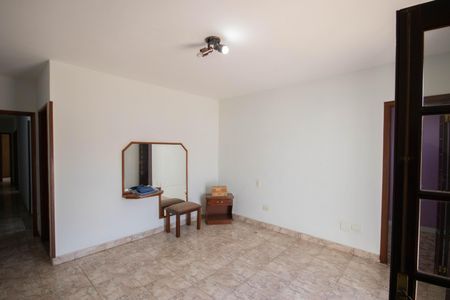 Casa à venda com 190m², 2 quartos e 2 vagasSuíte 1