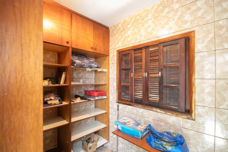 Casa à venda com 190m², 2 quartos e 2 vagasDespensa