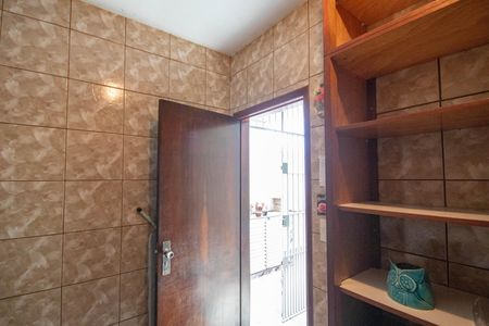 Casa à venda com 190m², 2 quartos e 2 vagasDespensa