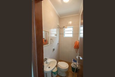 Casa à venda com 190m², 2 quartos e 2 vagasBanheiro de Serviço