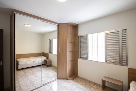 Casa à venda com 190m², 2 quartos e 2 vagasQuarto 1