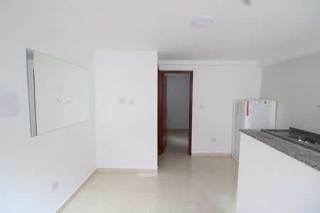 Sala/Cozinha de apartamento para alugar com 1 quarto, 27m² em Vila Nivi, São Paulo