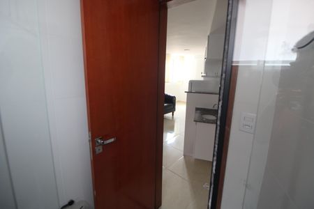 Banheiro de apartamento para alugar com 1 quarto, 25m² em Vila Nivi, São Paulo