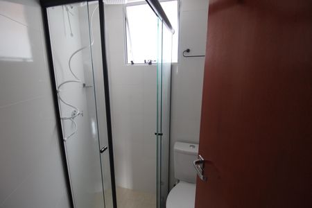 Banheiro de apartamento para alugar com 1 quarto, 25m² em Vila Nivi, São Paulo