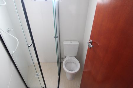 Banheiro de apartamento para alugar com 1 quarto, 25m² em Vila Nivi, São Paulo