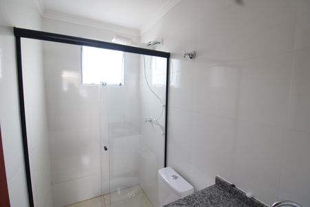 Banheiro de apartamento para alugar com 1 quarto, 23m² em Vila Nivi, São Paulo