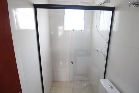 Banheiro de apartamento para alugar com 1 quarto, 23m² em Vila Nivi, São Paulo