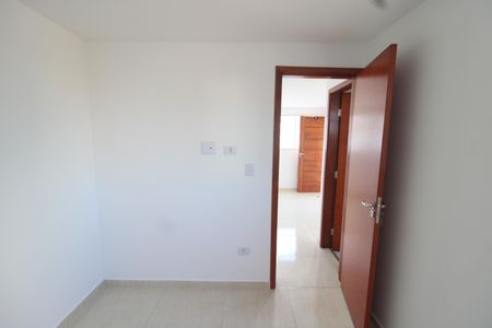Quarto 1 de apartamento para alugar com 1 quarto, 27m² em Vila Nivi, São Paulo