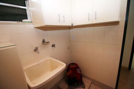 Casa à venda com 200m², 4 quartos e 1 vagaÁrea de Serviço