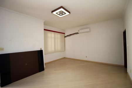 Sala de casa à venda com 4 quartos, 200m² em Penha, Rio de Janeiro