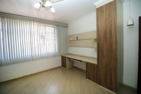 Casa à venda com 200m², 4 quartos e 1 vagaSuíte