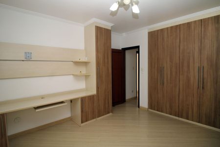 Casa à venda com 200m², 4 quartos e 1 vagaSuíte