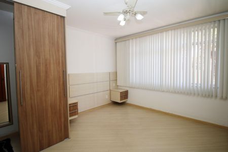 Casa à venda com 200m², 4 quartos e 1 vagaSuíte