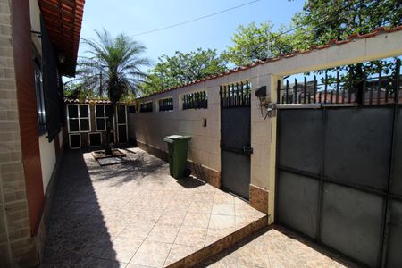 Casa à venda com 200m², 4 quartos e 1 vagaQuintal