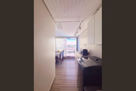 Apartamento à venda com 65m², 2 quartos e 1 vagaÁrea de Serviço