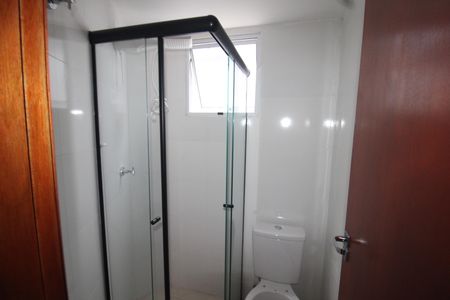 Banheiro de apartamento para alugar com 1 quarto, 25m² em Vila Nivi, São Paulo