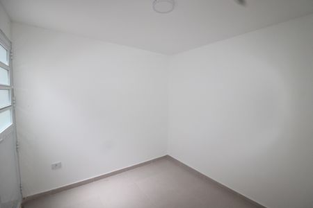 Quarto 1 de apartamento para alugar com 1 quarto, 25m² em Vila Nivi, São Paulo