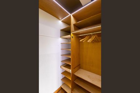 Apartamento para alugar com 97m², 2 quartos e sem vagaCloset do Quarto 1