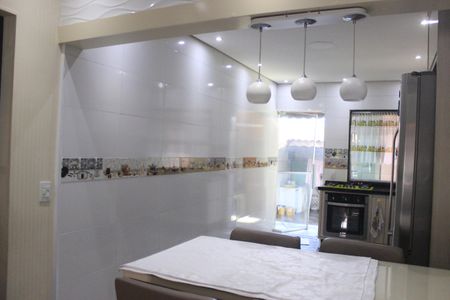 Apartamento à venda com 120m², 2 quartos e 2 vagasCozinha