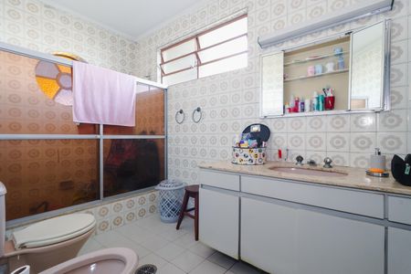 Casa à venda com 310m², 3 quartos e 3 vagas Casa à venda com 310m², 3 quartos e 3 vagasBanheiro da Suíte