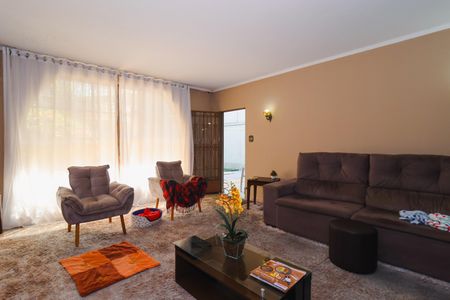 Casa à venda com 310m², 3 quartos e 3 vagas Casa à venda com 310m², 3 quartos e 3 vagasSala