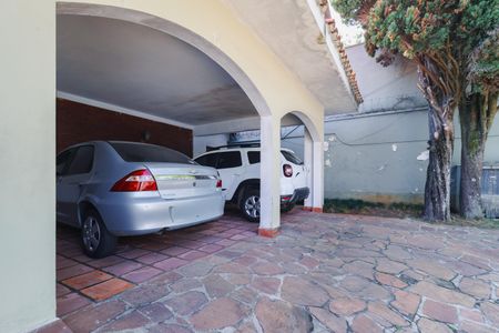 Casa à venda com 310m², 3 quartos e 3 vagas Casa à venda com 310m², 3 quartos e 3 vagasGaragem