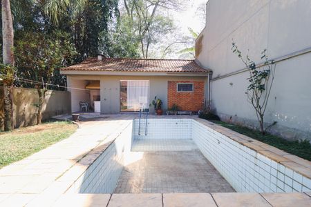 Casa à venda com 310m², 3 quartos e 3 vagas Casa à venda com 310m², 3 quartos e 3 vagasÁrea externa