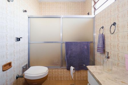 Casa à venda com 310m², 3 quartos e 3 vagas Casa à venda com 310m², 3 quartos e 3 vagasBanheiro