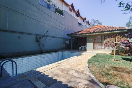 Casa à venda com 310m², 3 quartos e 3 vagas Casa à venda com 310m², 3 quartos e 3 vagasÁrea externa