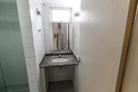 Banheiro de apartamento para alugar com 2 quartos, 74m² em Parque Reboucas, São Paulo